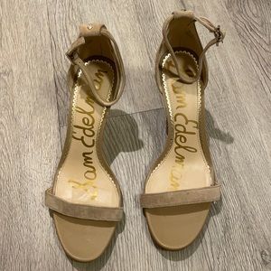 Brand New - Nude Sandals w Low Heel
